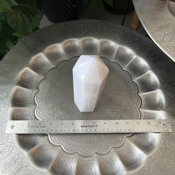 Rose Quartz Obelisk Tower - Picture 6 of 10